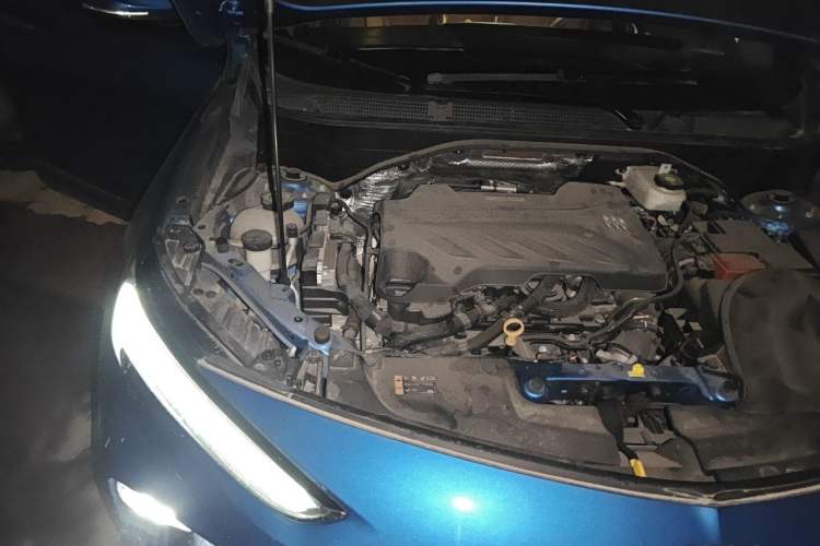 Used Buick Encore PLUS 2023 Smart Fun Edition Engine Bay Right