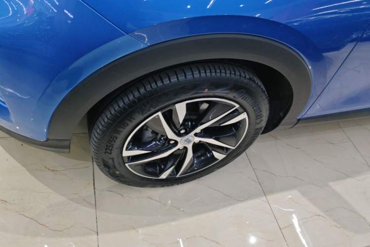 Used Buick Encore PLUS 2023 Smart Fun Edition Exterior 4