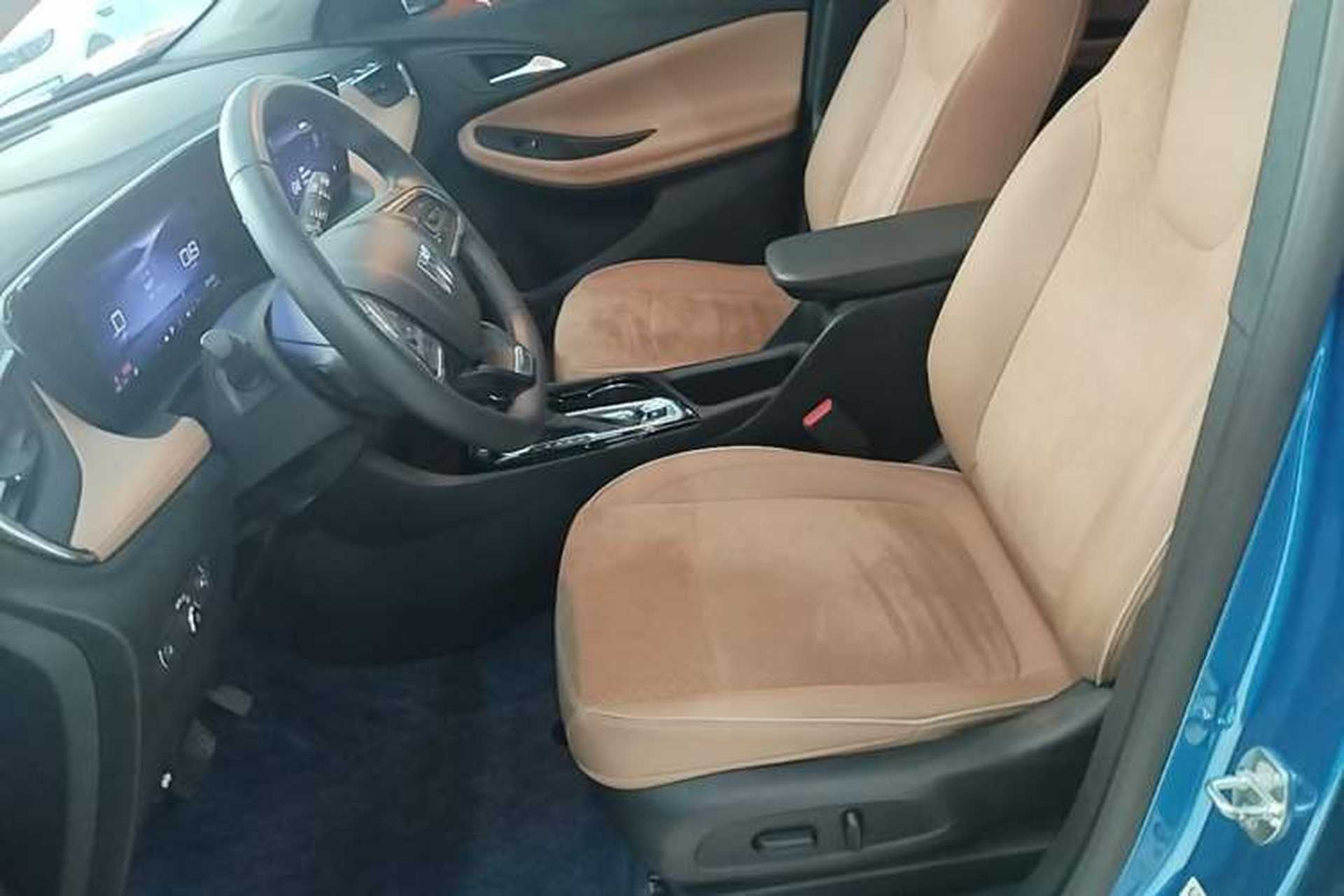 Used Buick Encore PLUS 2023 Smart Fun Edition Left Front Seat