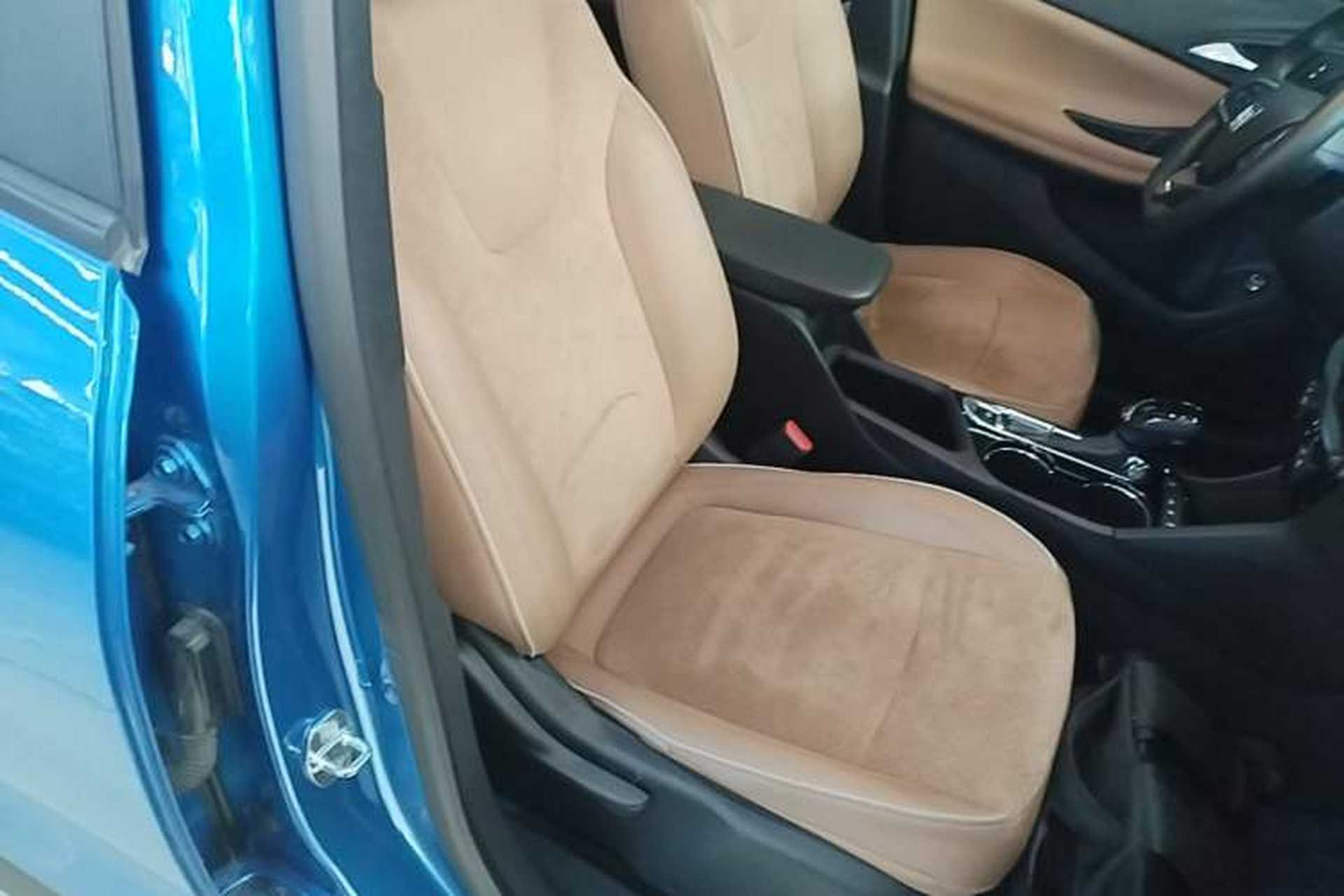 Used Buick Encore PLUS 2023 Smart Fun Edition Right Front Seat
