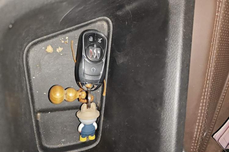 Used Buick Encore PLUS 2023 Smart Fun Edition Vehicle Key