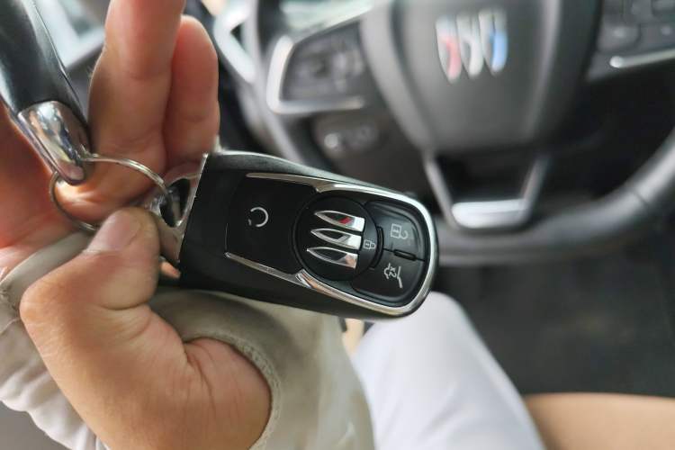 Used Buick Encore PLUS 2023 Smart Fun Edition Interior 1