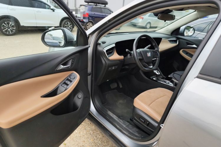 Used Buick Encore PLUS 2023 Smart Fun Edition Interior 3