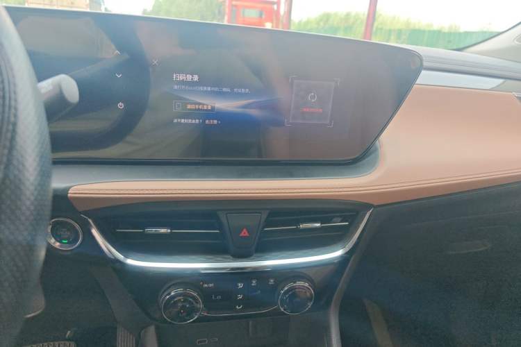 Used Buick Encore PLUS 2023 Smart Fun Edition Audio And AC Panel
