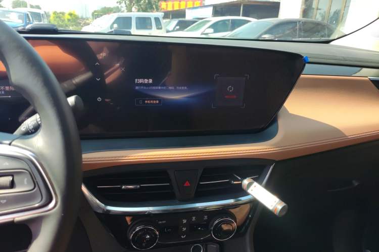Used Buick Encore PLUS 2023 Smart Fun Edition Audio And AC Panel