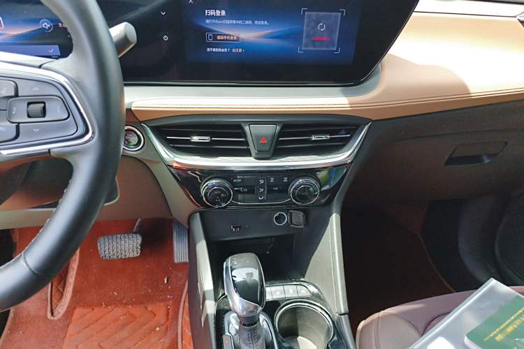 Used Buick Encore PLUS 2023 Smart Fun Edition Audio And AC Panel