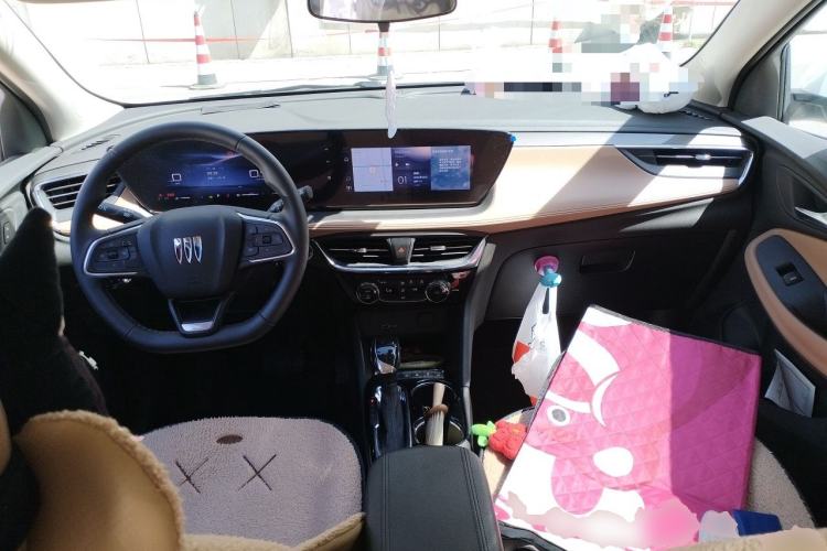 Used Buick Encore PLUS 2023 Smart Fun Edition Center Console
