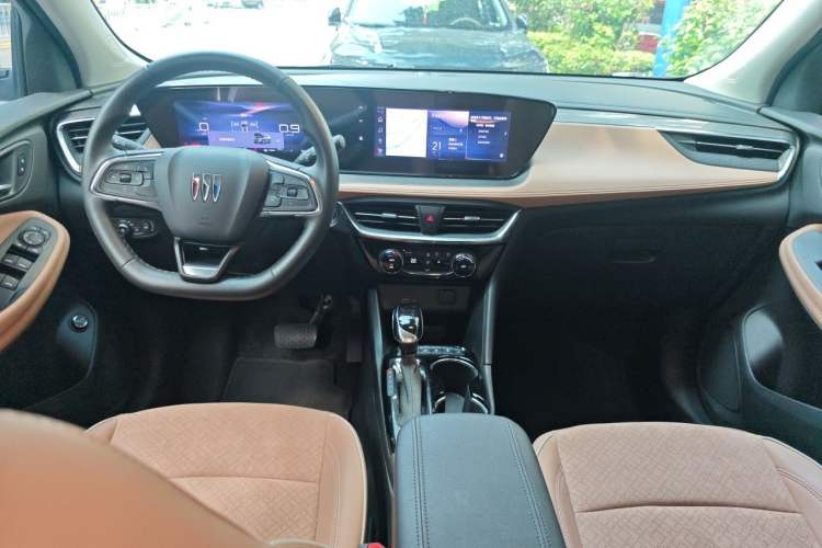 Used Buick Encore PLUS 2023 Smart Fun Edition Center Console
