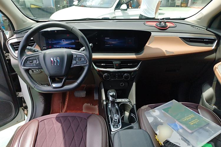 Used Buick Encore PLUS 2023 Smart Fun Edition Center Console