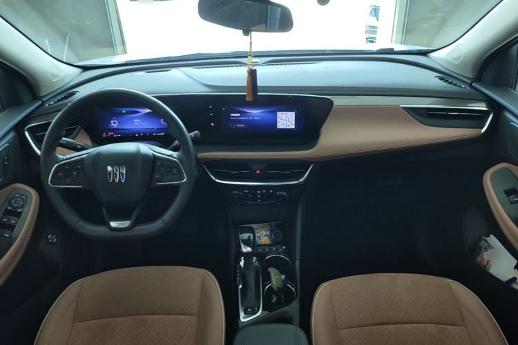 Used Buick Encore PLUS 2023 Smart Fun Edition Center Console
