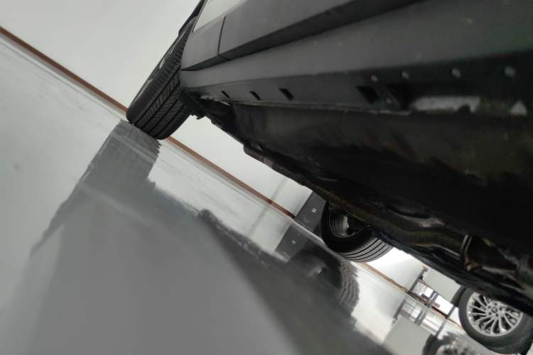 Used Buick Encore PLUS 2023 Smart Fun Edition Chassis Front Right