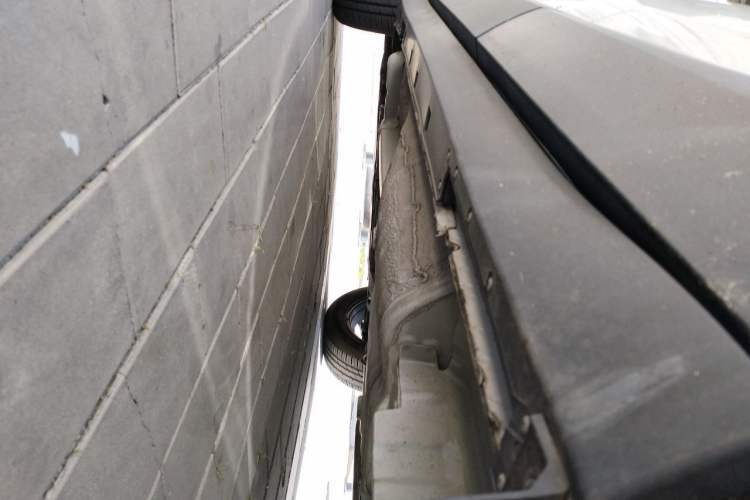 Used Buick Encore PLUS 2023 Smart Fun Edition Chassis Rear Left