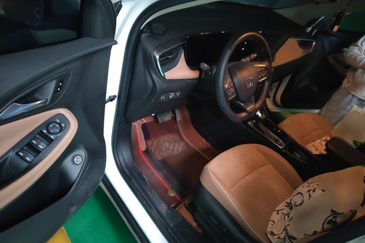 Used Buick Encore PLUS 2023 Smart Fun Edition Driver Seat