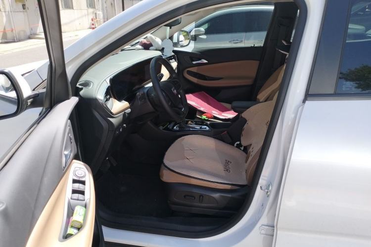 Used Buick Encore PLUS 2023 Smart Fun Edition Driver Seat