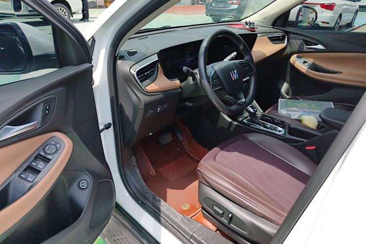 Used Buick Encore PLUS 2023 Smart Fun Edition Driver Seat