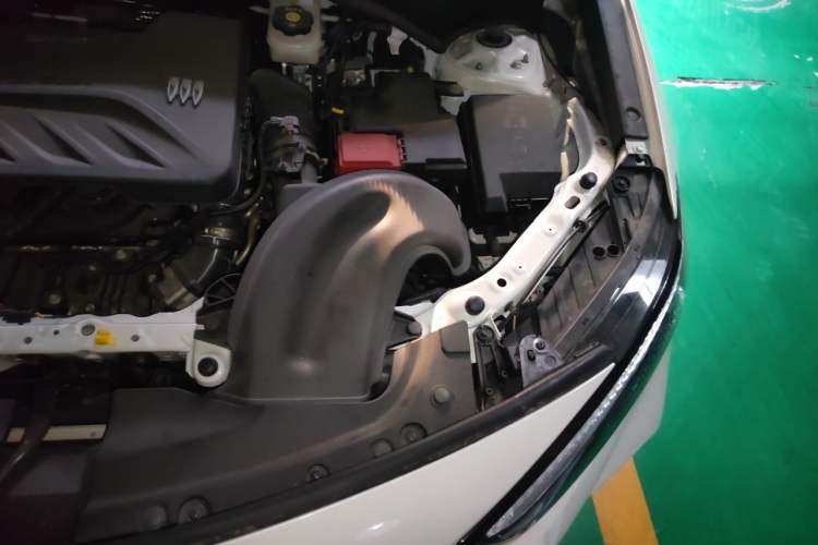 Used Buick Encore PLUS 2023 Smart Fun Edition Engine Bay Left