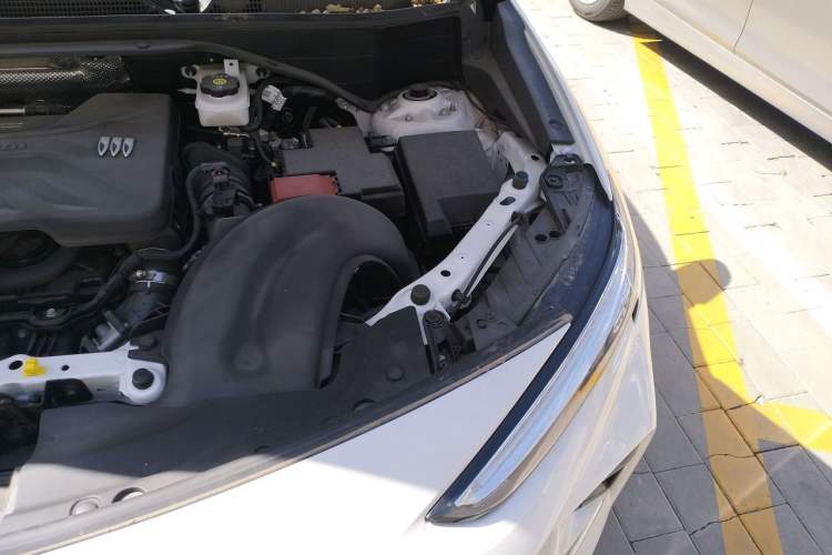 Used Buick Encore PLUS 2023 Smart Fun Edition Engine Bay Left