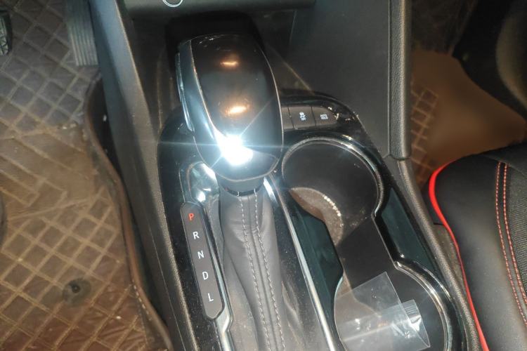Used Buick Encore PLUS 2023 Smart Fun Edition Gear Lever
