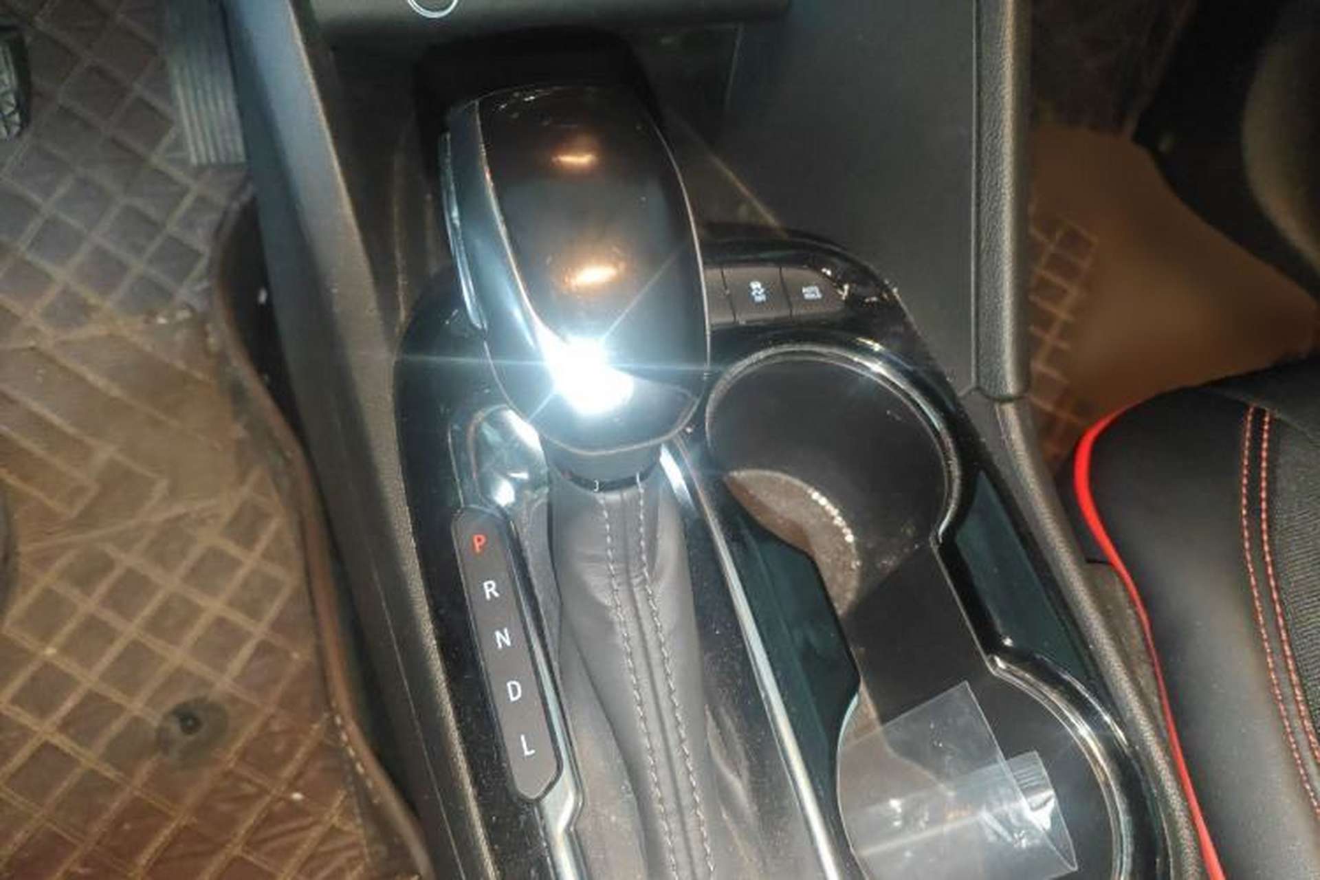 Used Buick Encore PLUS 2023 Smart Fun Edition Gear Lever