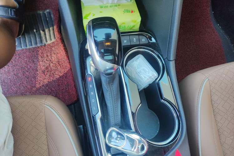 Used Buick Encore PLUS 2023 Smart Fun Edition Gear Lever