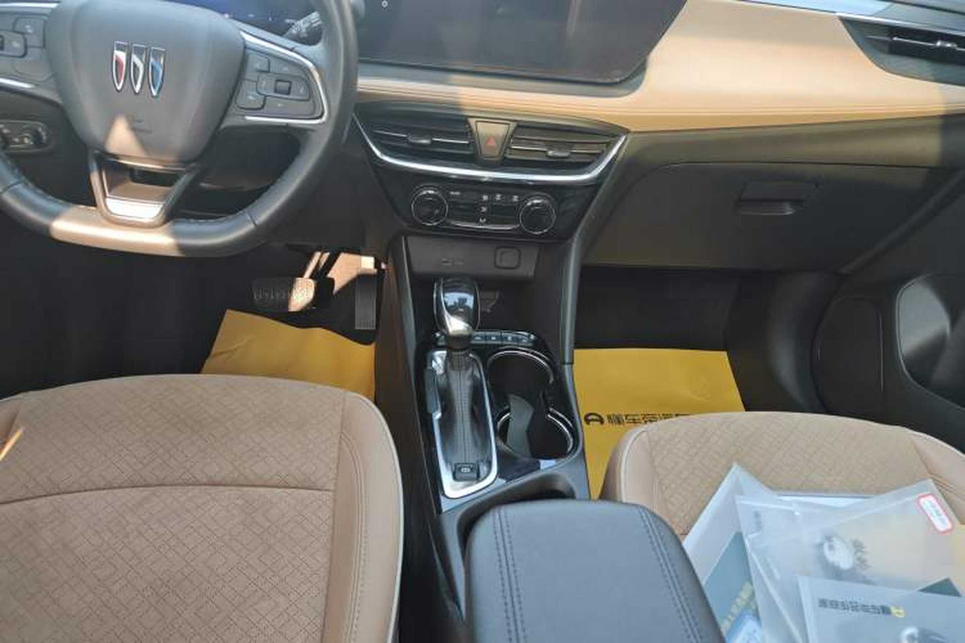 Used Buick Encore PLUS 2023 Smart Fun Edition Gear Lever