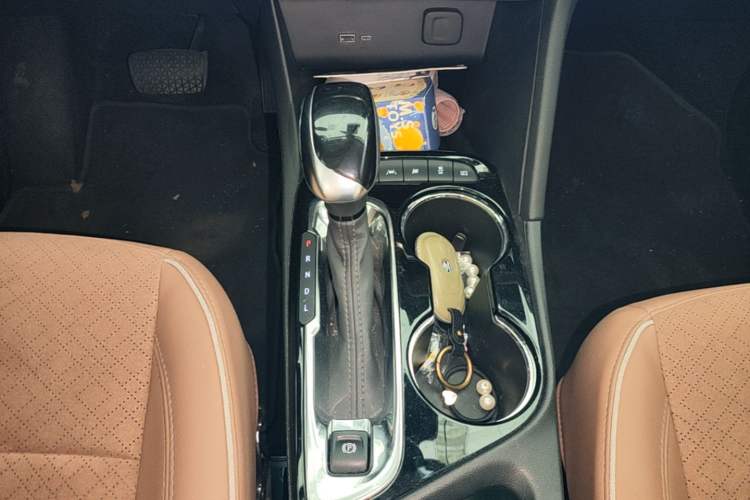 Used Buick Encore PLUS 2023 Smart Fun Edition Gear Lever