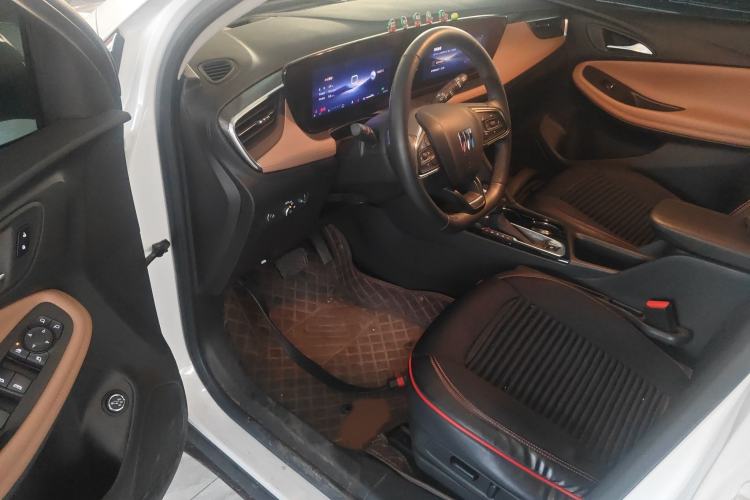 Used Buick Encore PLUS 2023 Smart Fun Edition Interior 3