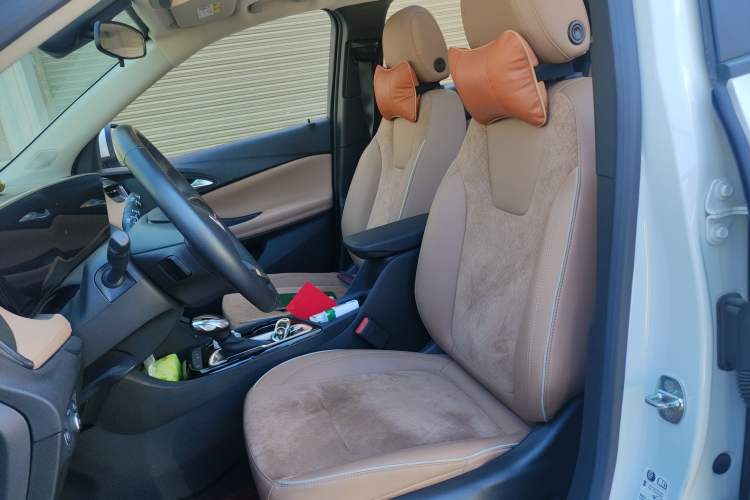 Used Buick Encore PLUS 2023 Smart Fun Edition Left Front Seat