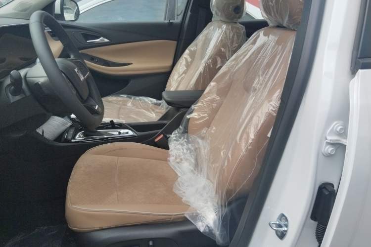 Used Buick Encore PLUS 2023 Smart Fun Edition Left Front Seat