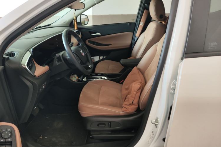 Used Buick Encore PLUS 2023 Smart Fun Edition Left Front Seat