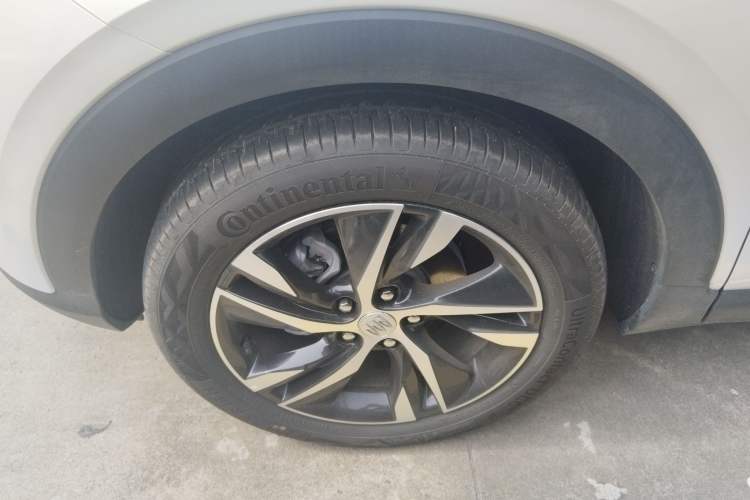 Used Buick Encore PLUS 2023 Smart Fun Edition Left Front Wheel Hub