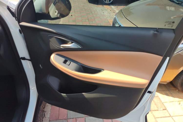 Used Buick Encore PLUS 2023 Smart Fun Edition Right Front Door Interior