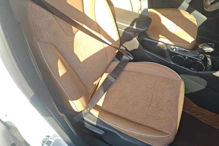 Used Buick Encore PLUS 2023 Smart Fun Edition Right Front Seat