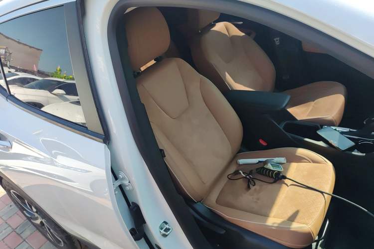Used Buick Encore PLUS 2023 Smart Fun Edition Right Front Seat