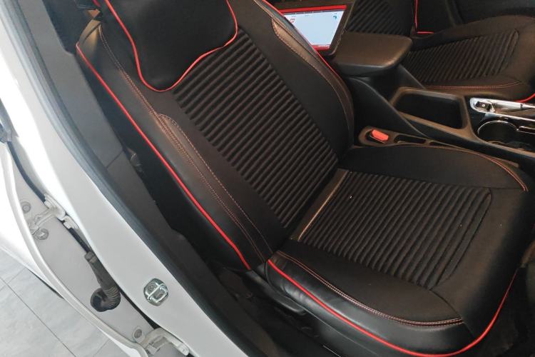 Used Buick Encore PLUS 2023 Smart Fun Edition Right Front Seat