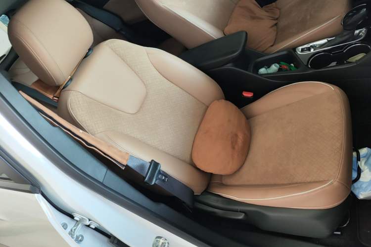 Used Buick Encore PLUS 2023 Smart Fun Edition Right Front Seat