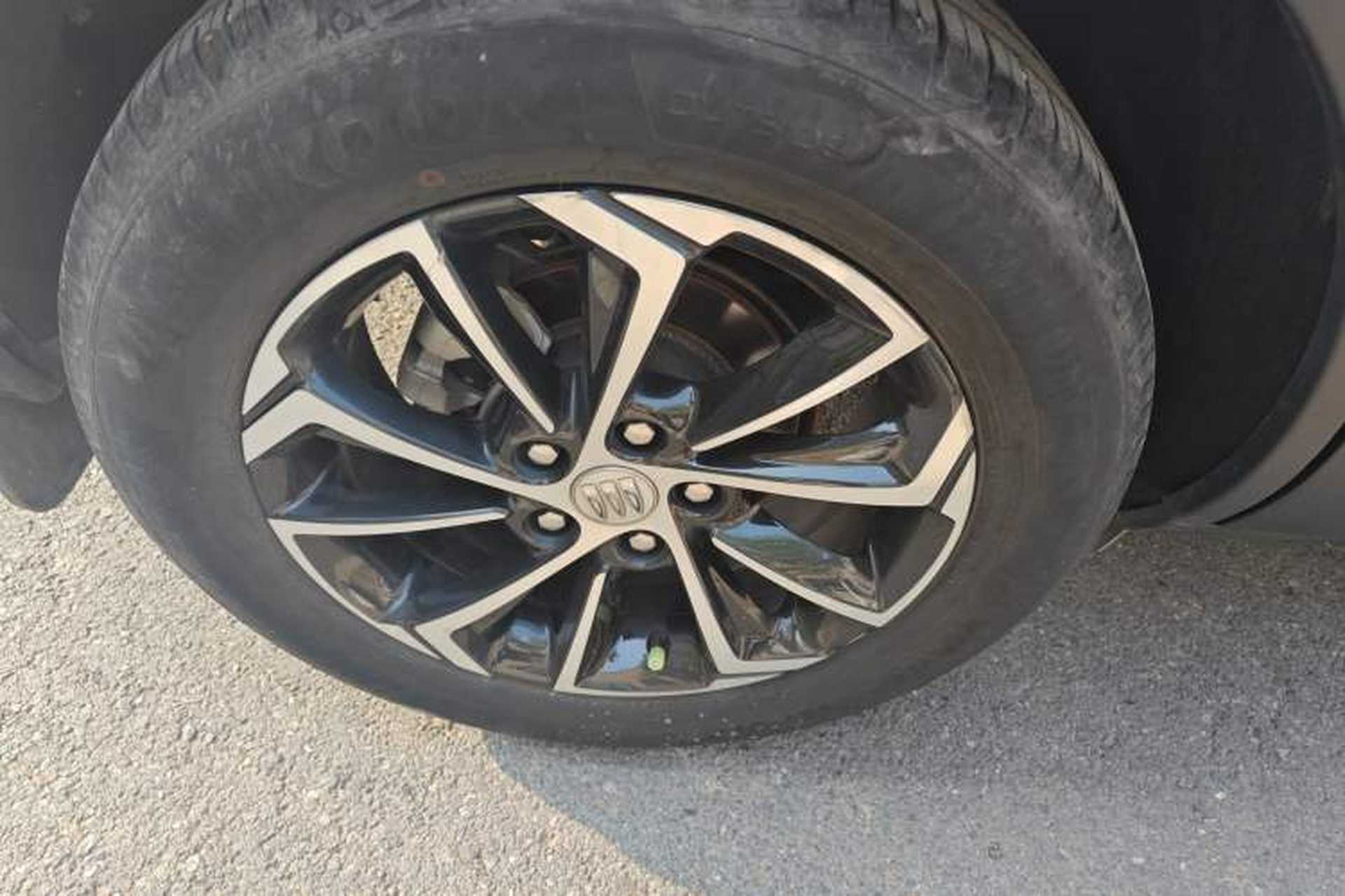 Used Buick Encore PLUS 2023 Smart Fun Edition Right Rear Wheel Hub