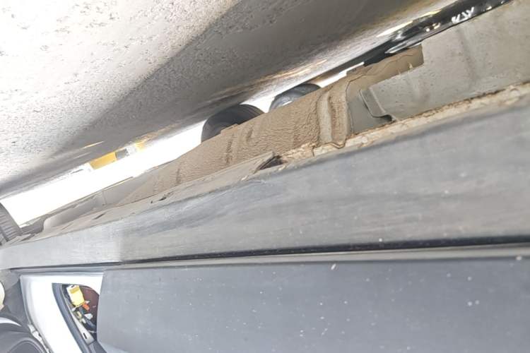 Used Buick Encore PLUS 2023 Smart Fun Edition Right Side Sill