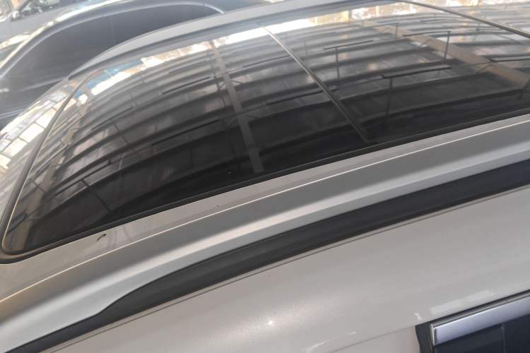Used Buick Encore PLUS 2023 Smart Fun Edition Roof