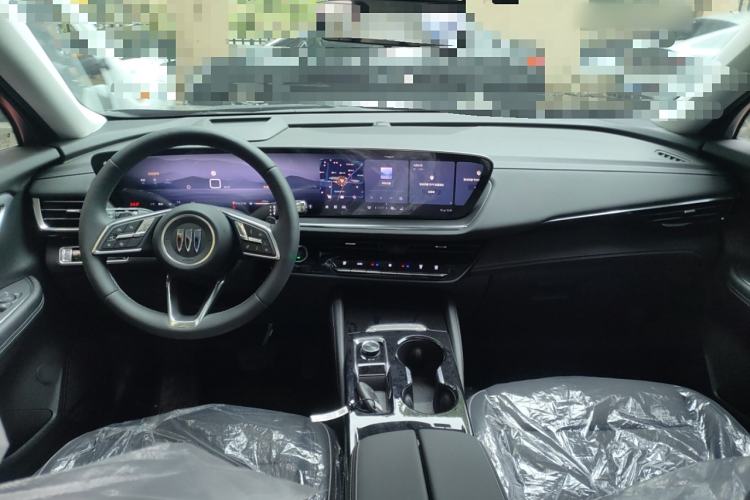 Used Buick Envision 2025 Encore Plus 28T Two-Wheel-Drive Platinum Edition Center Console