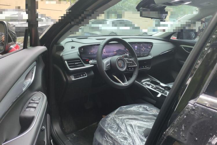 Used Buick Envision 2025 Encore Plus 28T Two-Wheel-Drive Platinum Edition Driver Seat