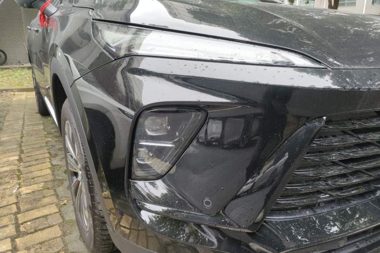 Used Buick Envision 2025 Encore Plus 28T Two-Wheel-Drive Platinum Edition Right Front Headlight