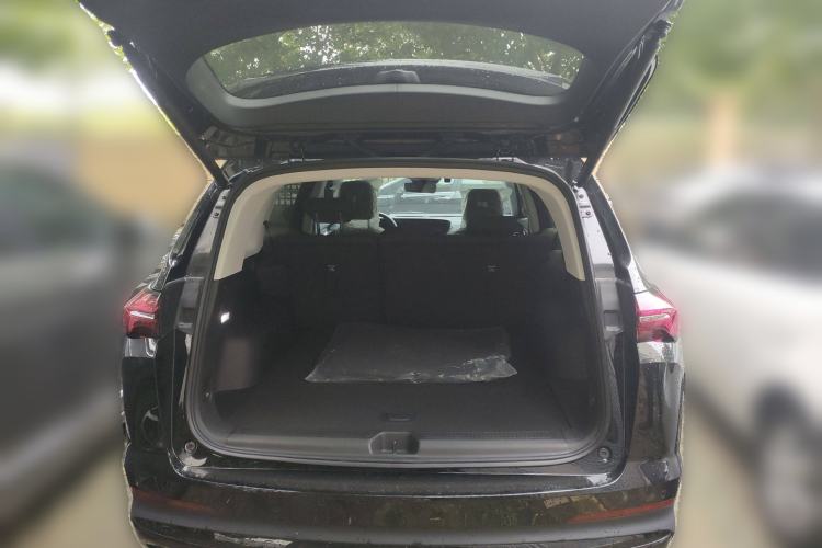 Used Buick Envision 2025 Encore Plus 28T Two-Wheel-Drive Platinum Edition Trunk