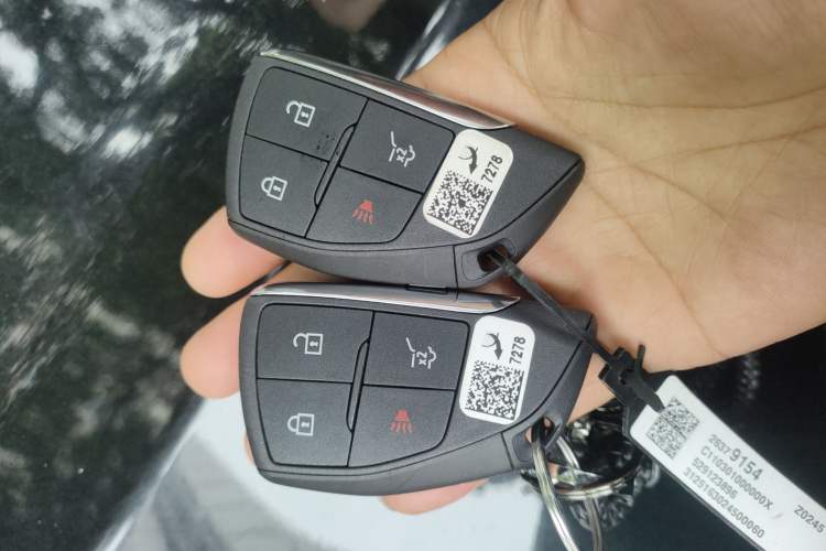 Used Buick Envision 2025 Encore Plus 28T Two-Wheel-Drive Platinum Edition Vehicle Key