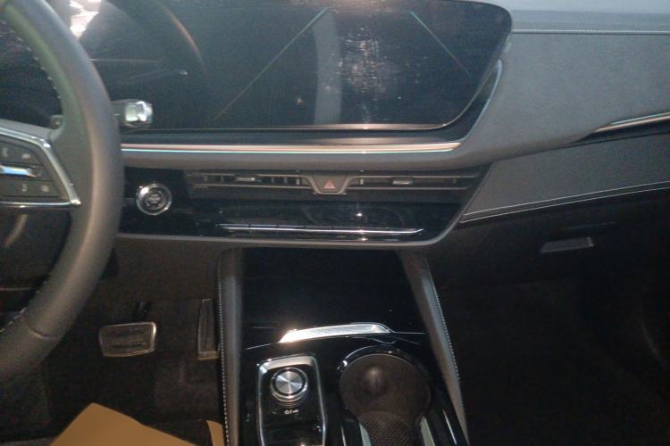 Used Buick Envision 2024 Encore S 25T Ignite Black Style Edition Audio And AC Panel