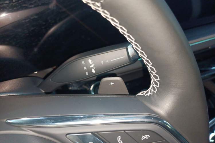 Used Buick Envision 2024 Encore S 25T Ignite Black Style Edition Gear Lever