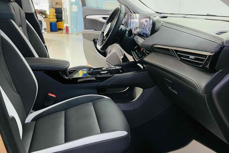 Used Buick Envision 2024 Encore S 25T Ignite Black Style Edition Interior 3