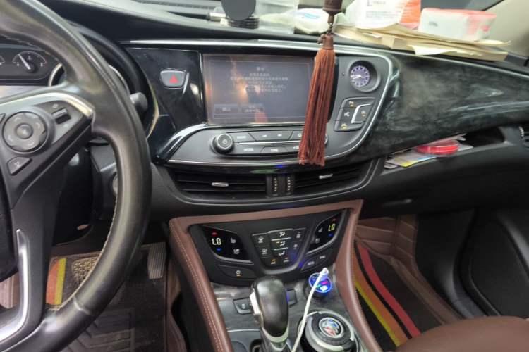 Used Buick Envision 2014 28T Four-Wheel Drive Luxury Model Audio And AC Panel