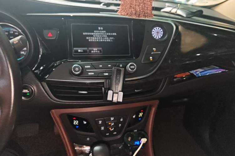 Used Buick Envision 2014 28T Four-Wheel Drive Elite Model Audio And AC Panel