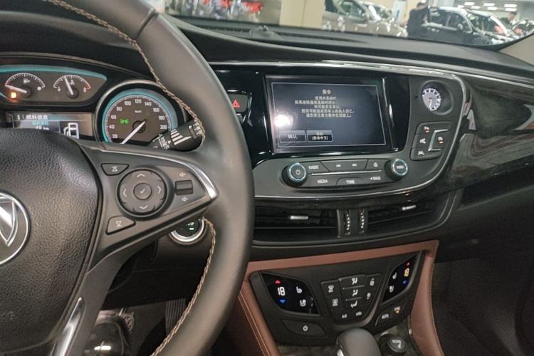 Used Buick Envision 2014 28T Four-Wheel Drive Luxury Model Center Console